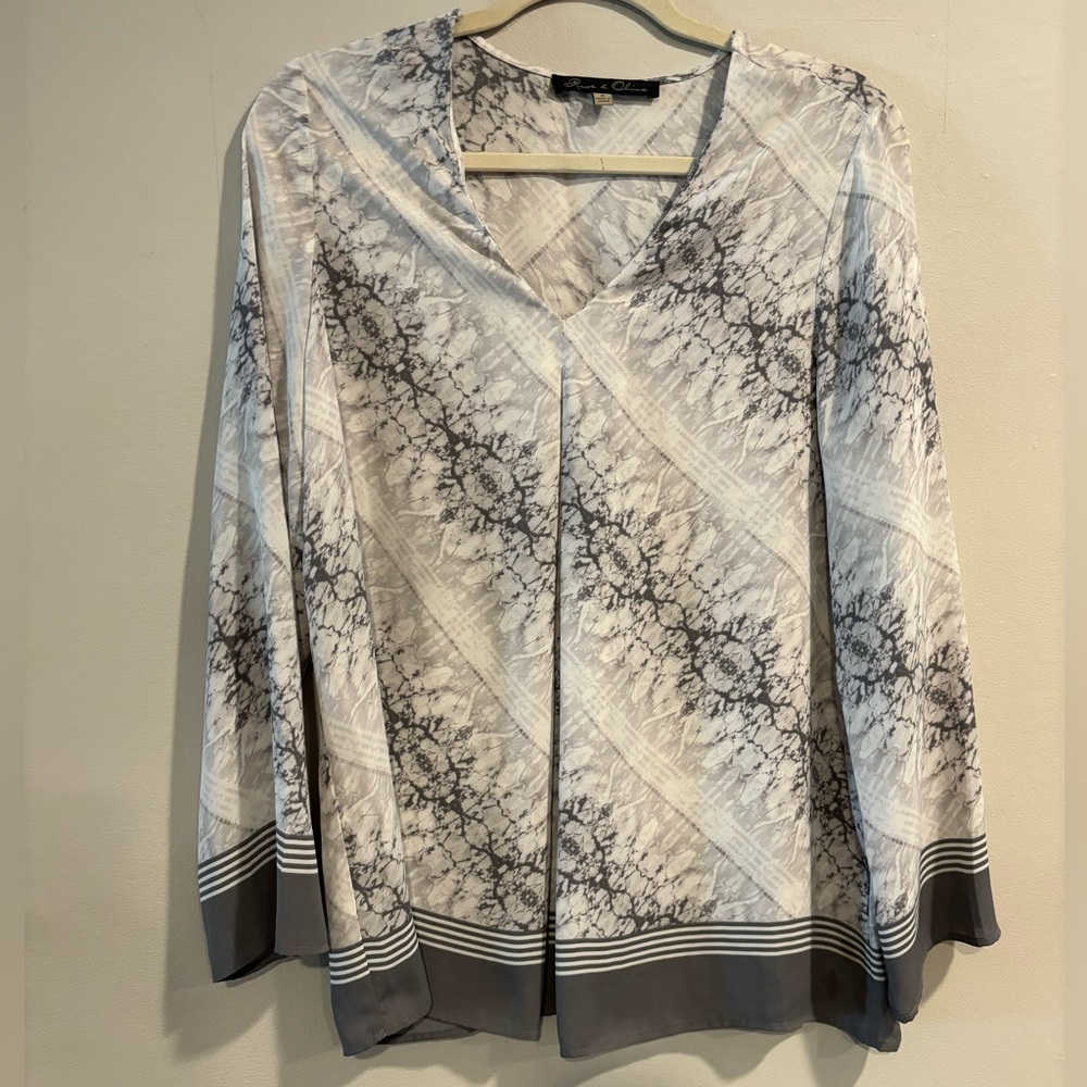 NWOT - Rose & Olive Women’s White & Gray Long-sleeve Blouse - Sz Medium